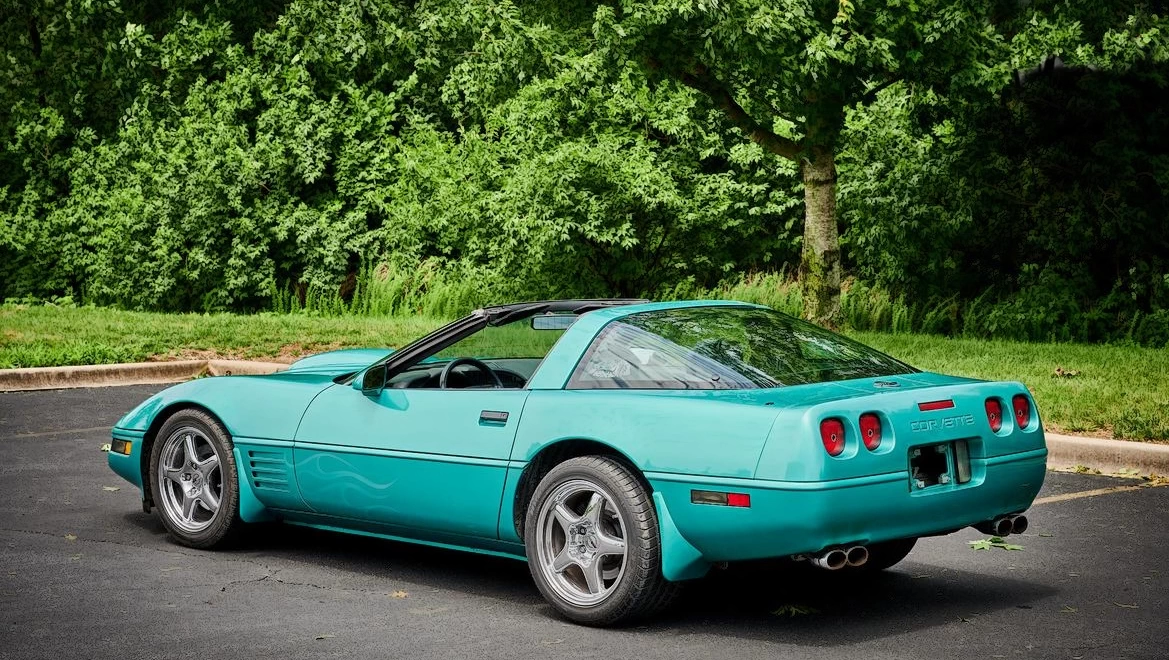 Click to Enlarge-Esc to Close Corvette Generations/C4/C4 1991 Green.webp